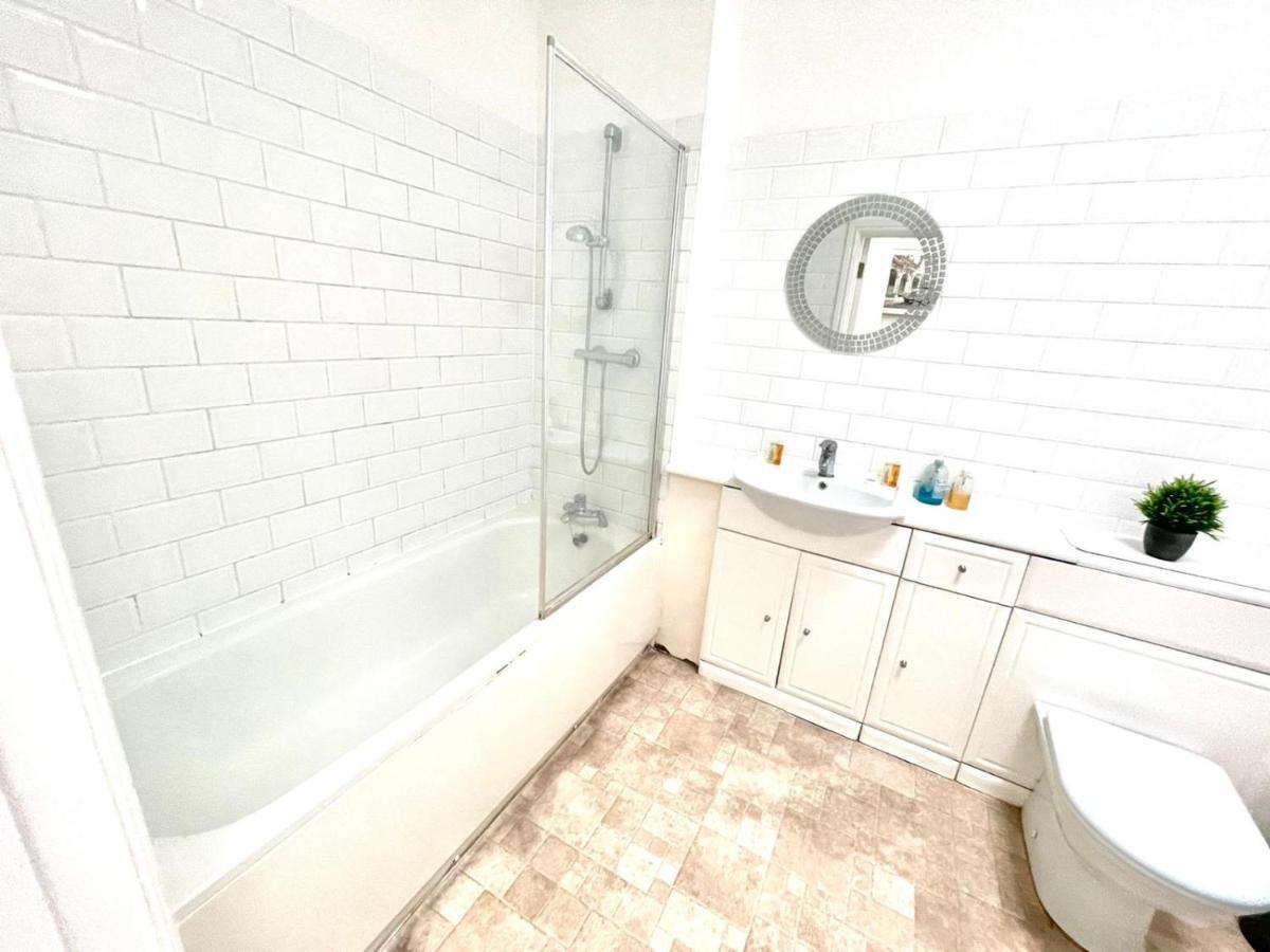 Koala & Tree - 2 Bedroom In City Centre - Short Lets & Serviced Accommodation Cambridge Exterior photo